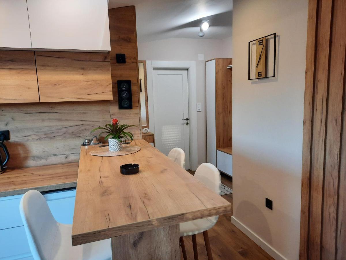 Dream Home, Free Garage Nis Bagian luar foto