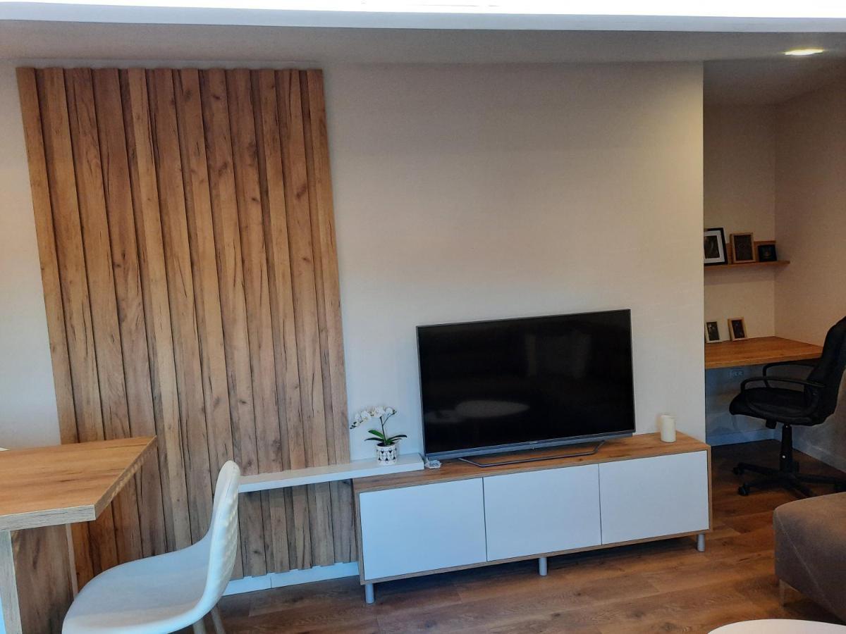 Dream Home, Free Garage Nis Bagian luar foto